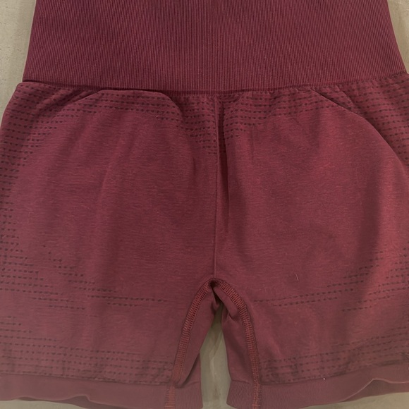 Women’s Gymshark shorts - Picture 3 of 3
